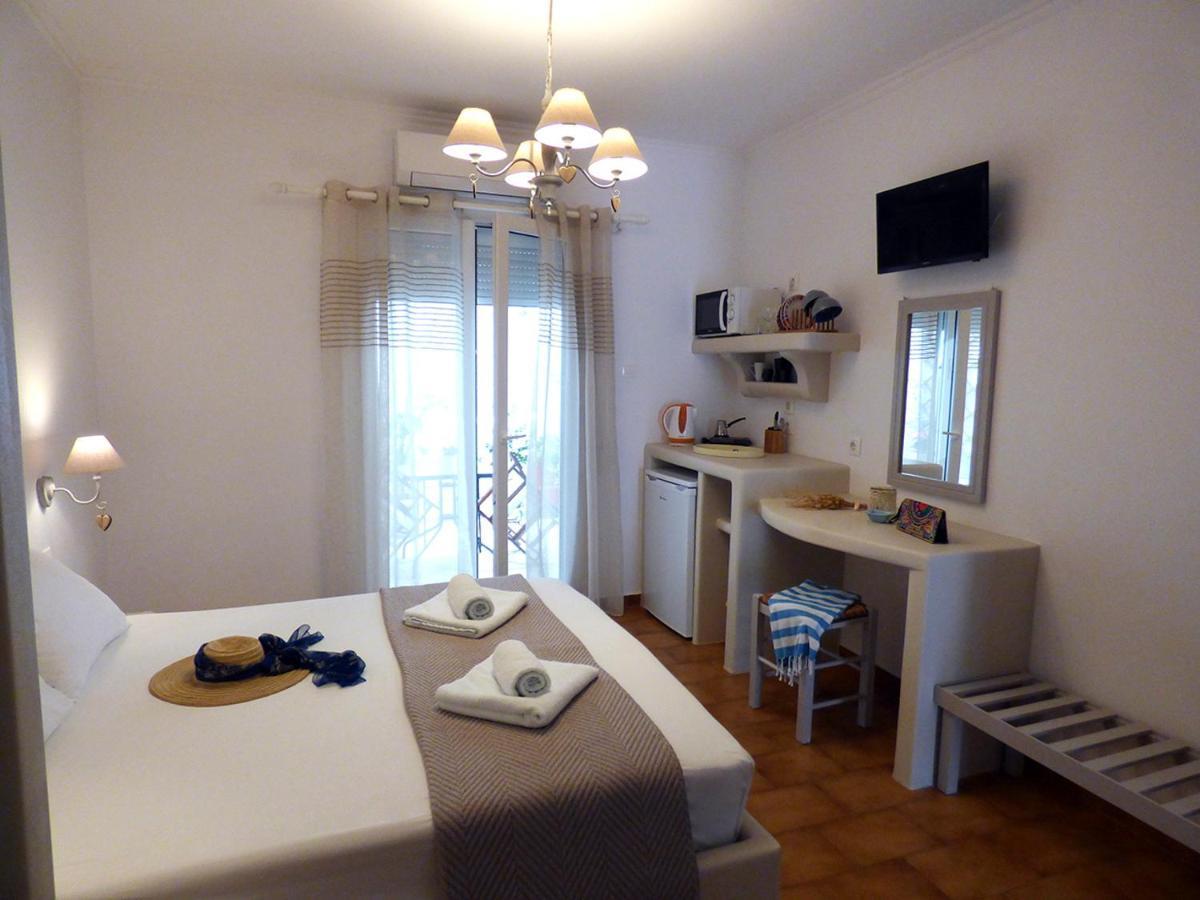 Tasoula Guest House Адамас Экстерьер фото